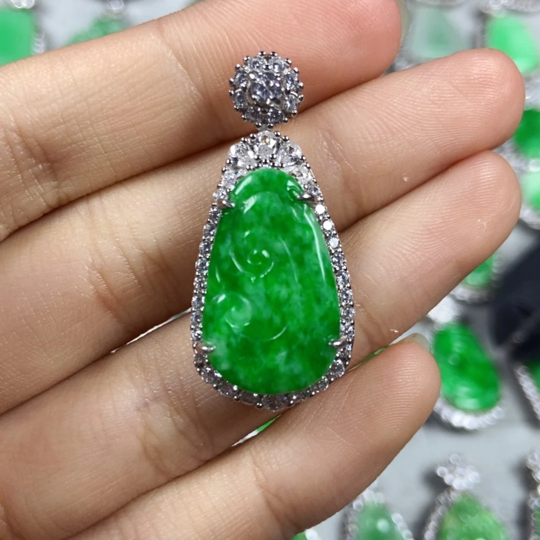 颈饰未镶嵌翡翠如意