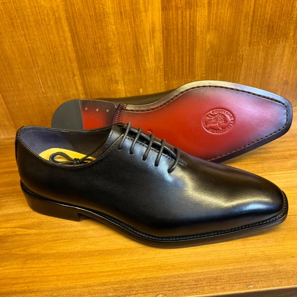 尖头固特异简约风通用黑色牛津鞋经典正装鞋英伦风雕花