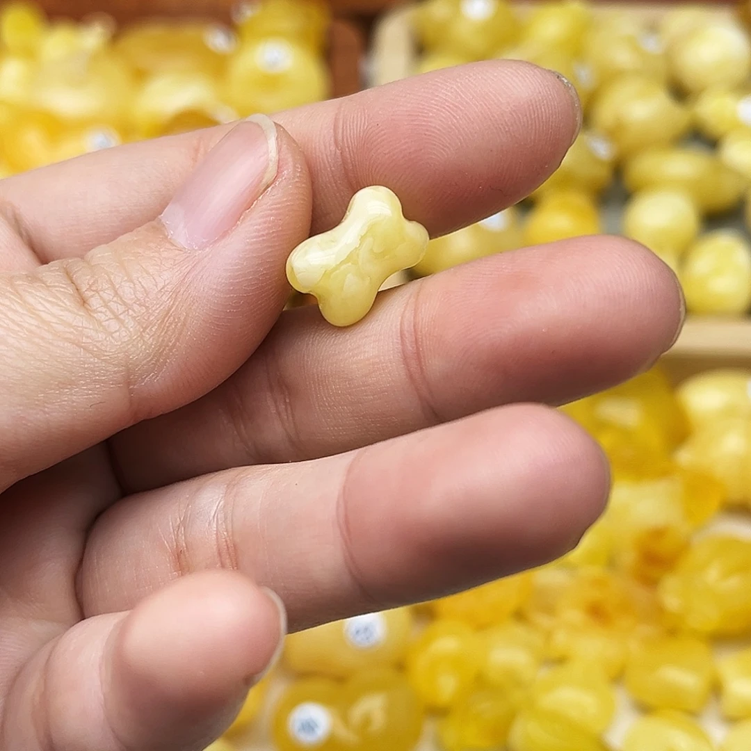蜜蜡未镶嵌裸石天然