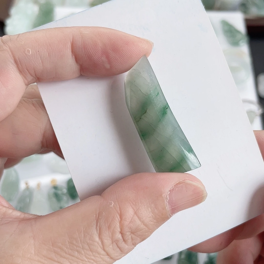 小***蓝翡翠未镶嵌颈饰吊坠