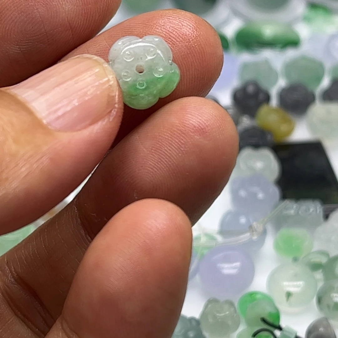 定制翡翠未镶嵌莲花