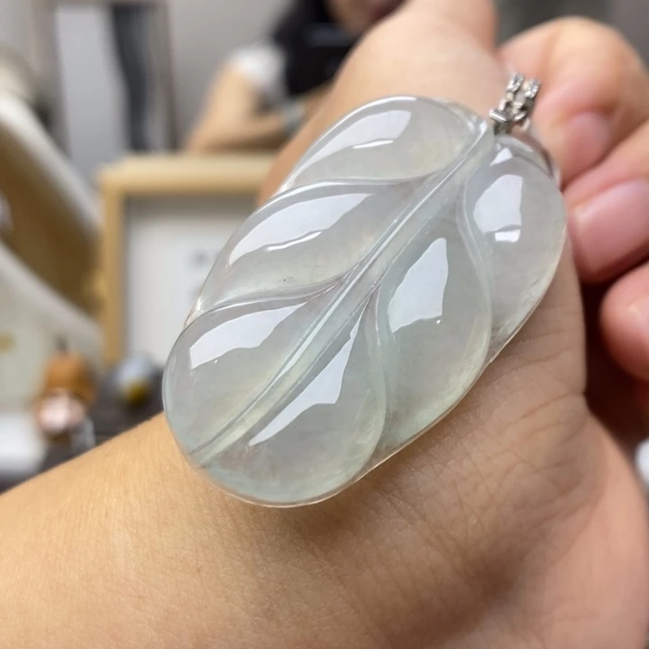 【闪购商品】颈饰银S925镶嵌翡翠46