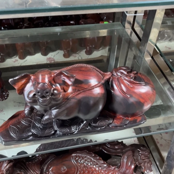 交趾黄檀（大红酸枝）猪猪摆件