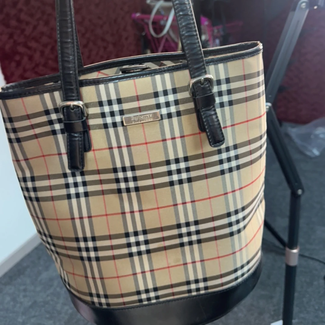 95新 BURBERRY/博柏利 单肩水桶包/jmm61