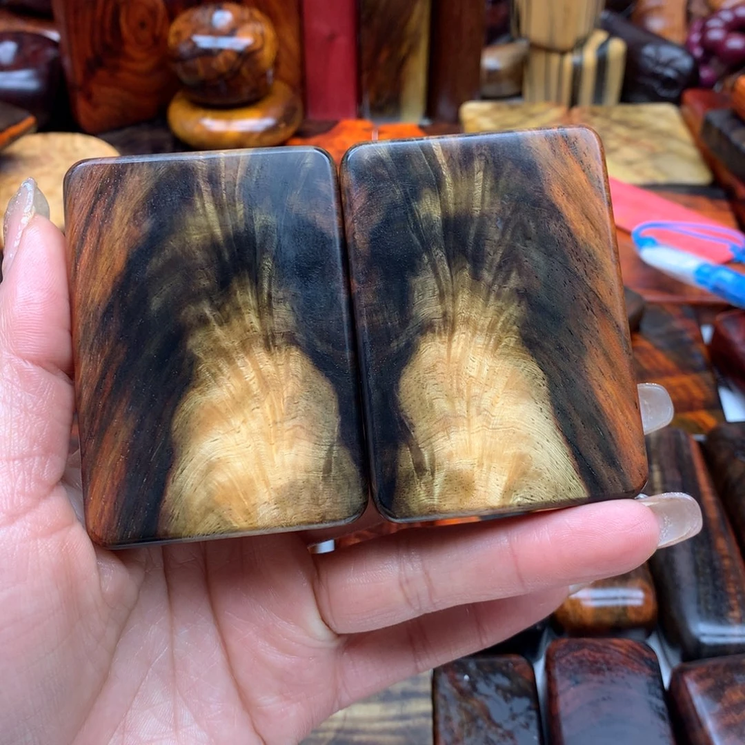 交趾黄檀（大红酸枝）斗**色