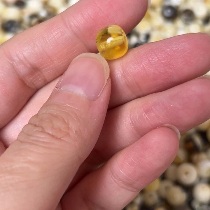 蜜蜡未镶嵌裸石9.4mm一个