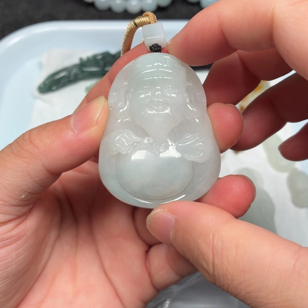 翡翠未镶嵌颈饰大财神