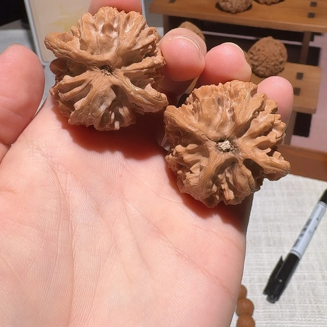 文玩核桃吊坠苹果园