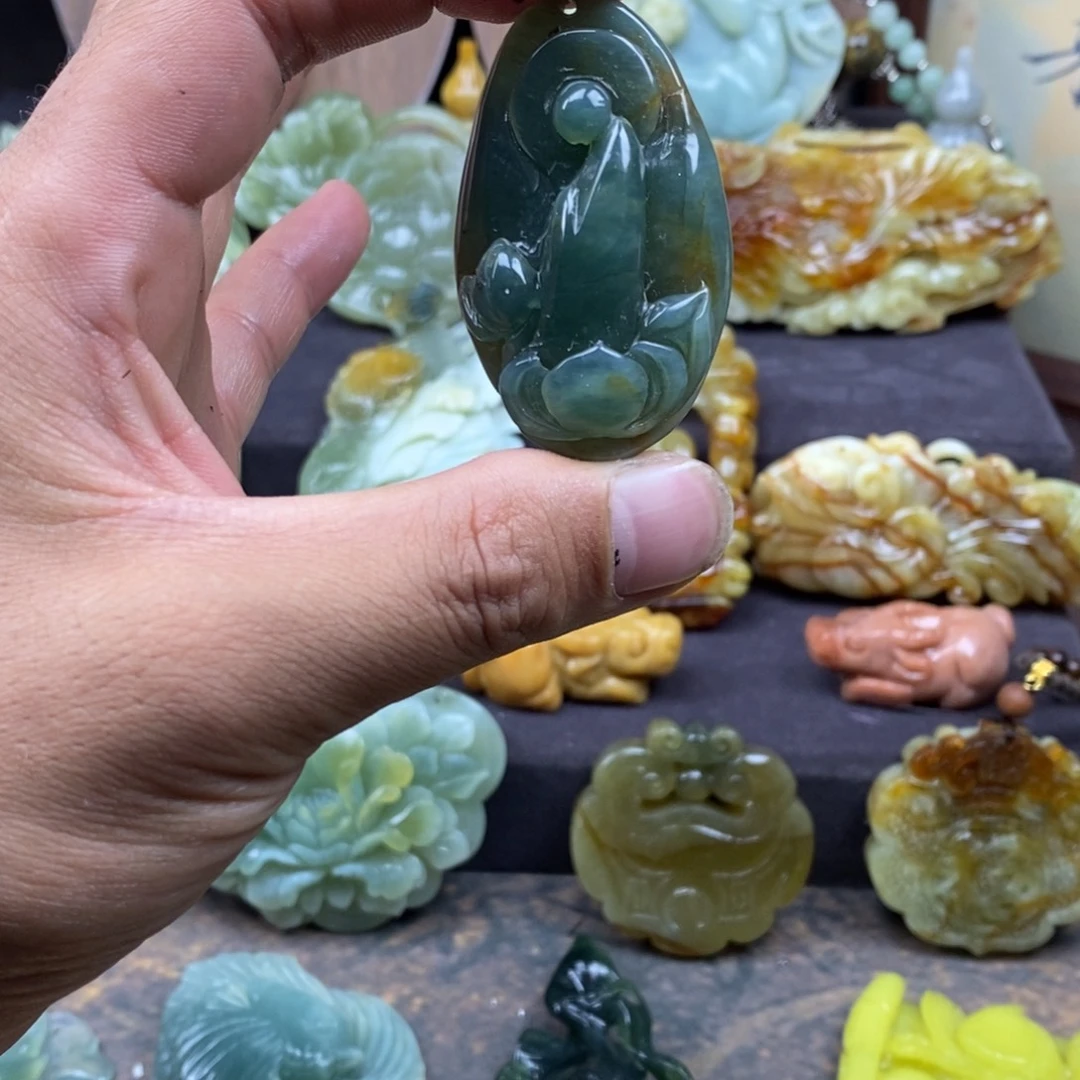 蛇纹石玉未镶嵌吊坠(赠链)