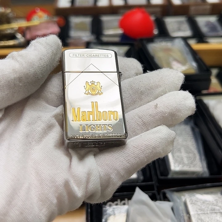 镜面镜面万宝路千巧打火机