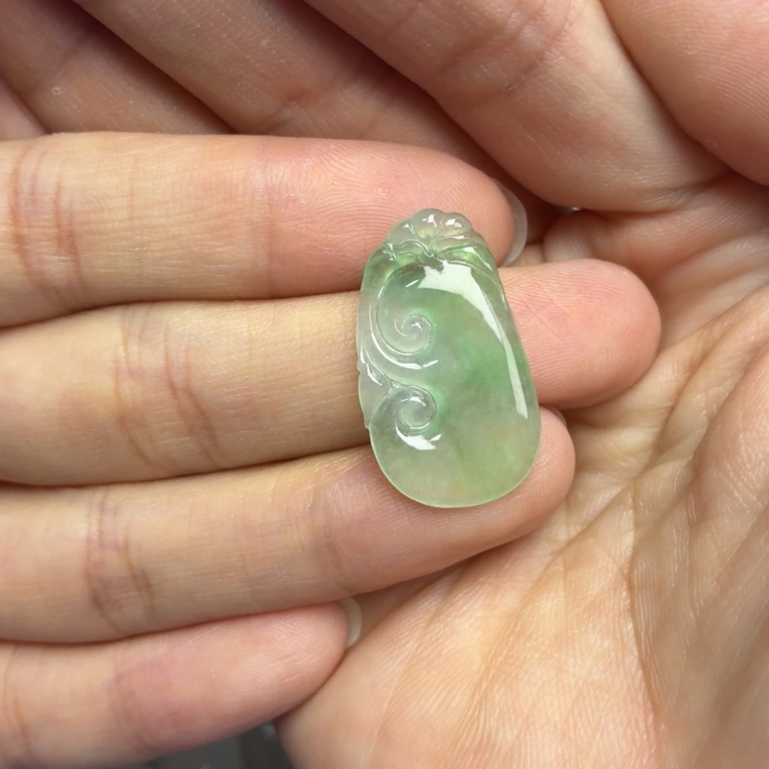 颈饰未镶嵌翡翠绿如意