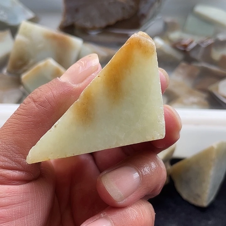 和田玉（糖玉）未镶嵌珠宝半成品