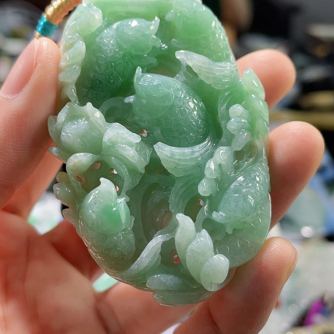 颈饰未镶嵌翡翠一个