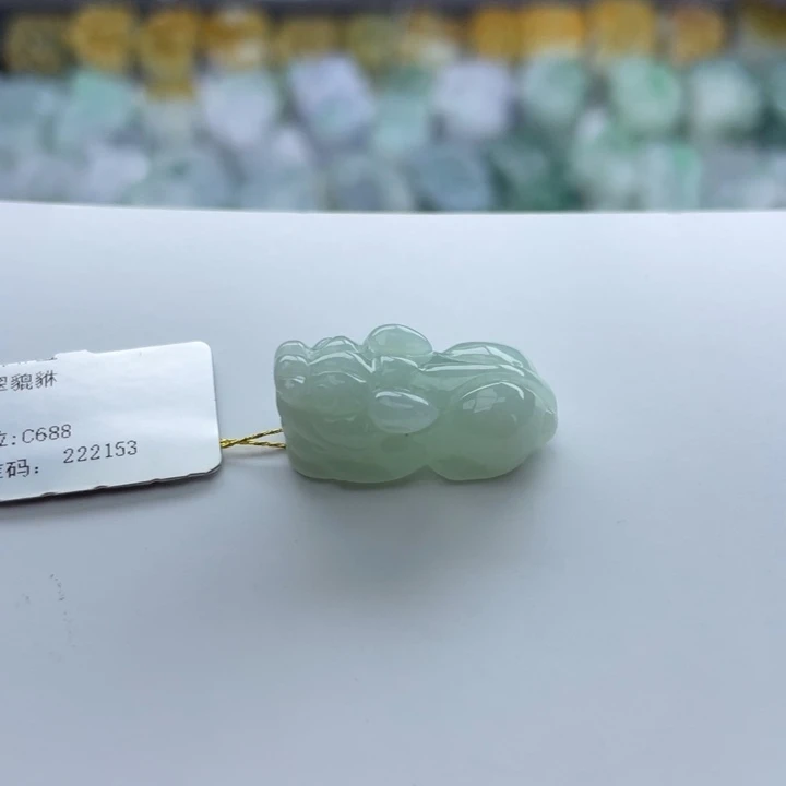 翡翠颈饰未镶嵌貔貅