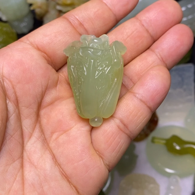 【闪购商品】蛇纹石玉颈饰未镶嵌太**ζ