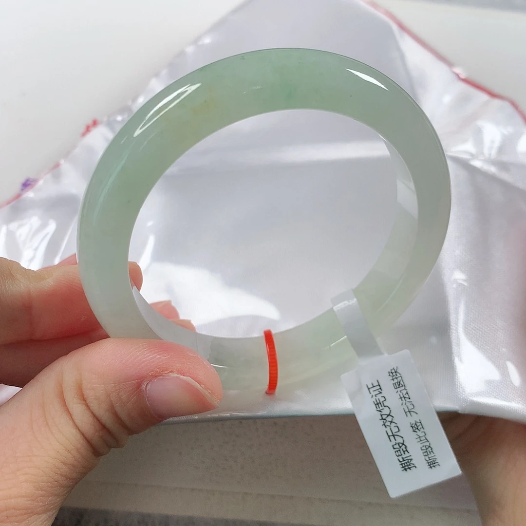 翡翠手镯未镶嵌①③⑨