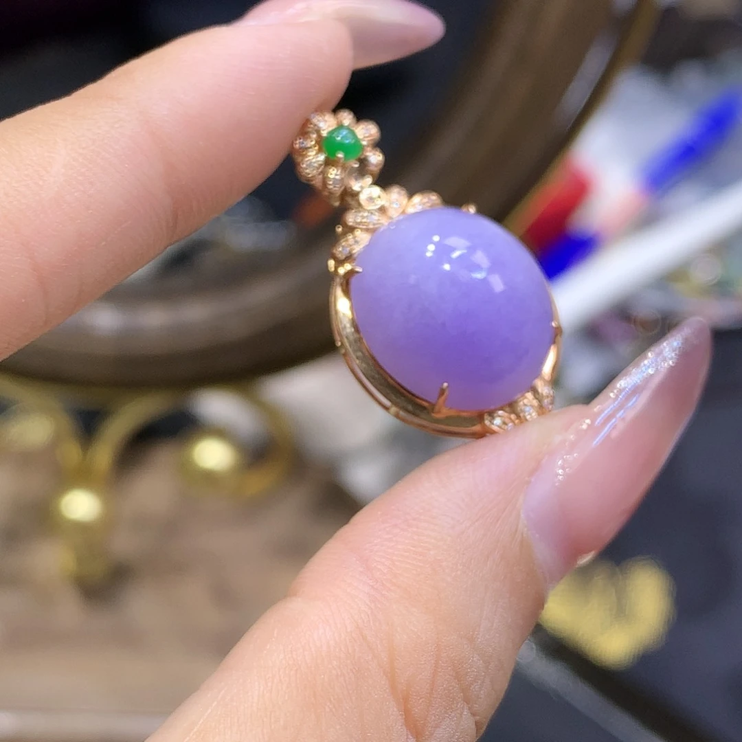 18K金镶嵌挂件翡翠囧****n