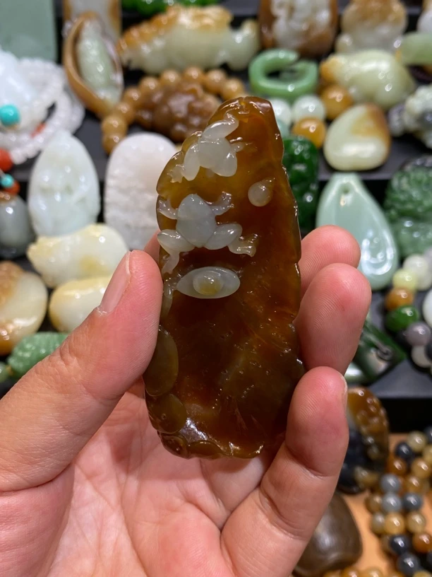 和田玉糖白手把呱呱来财