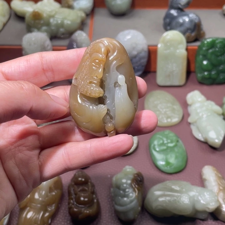 和田玉（糖玉）未镶嵌颈饰