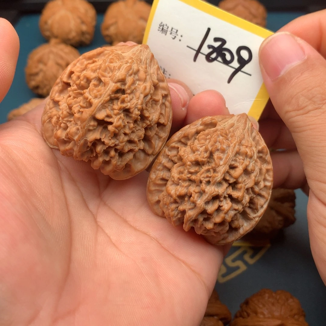 Z***C把件文玩核桃百花山1809