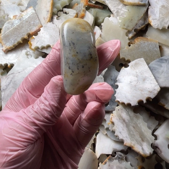 和田玉未镶嵌珠宝半成品