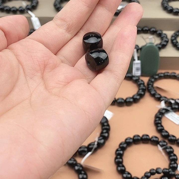 *****和田玉未镶嵌颈饰