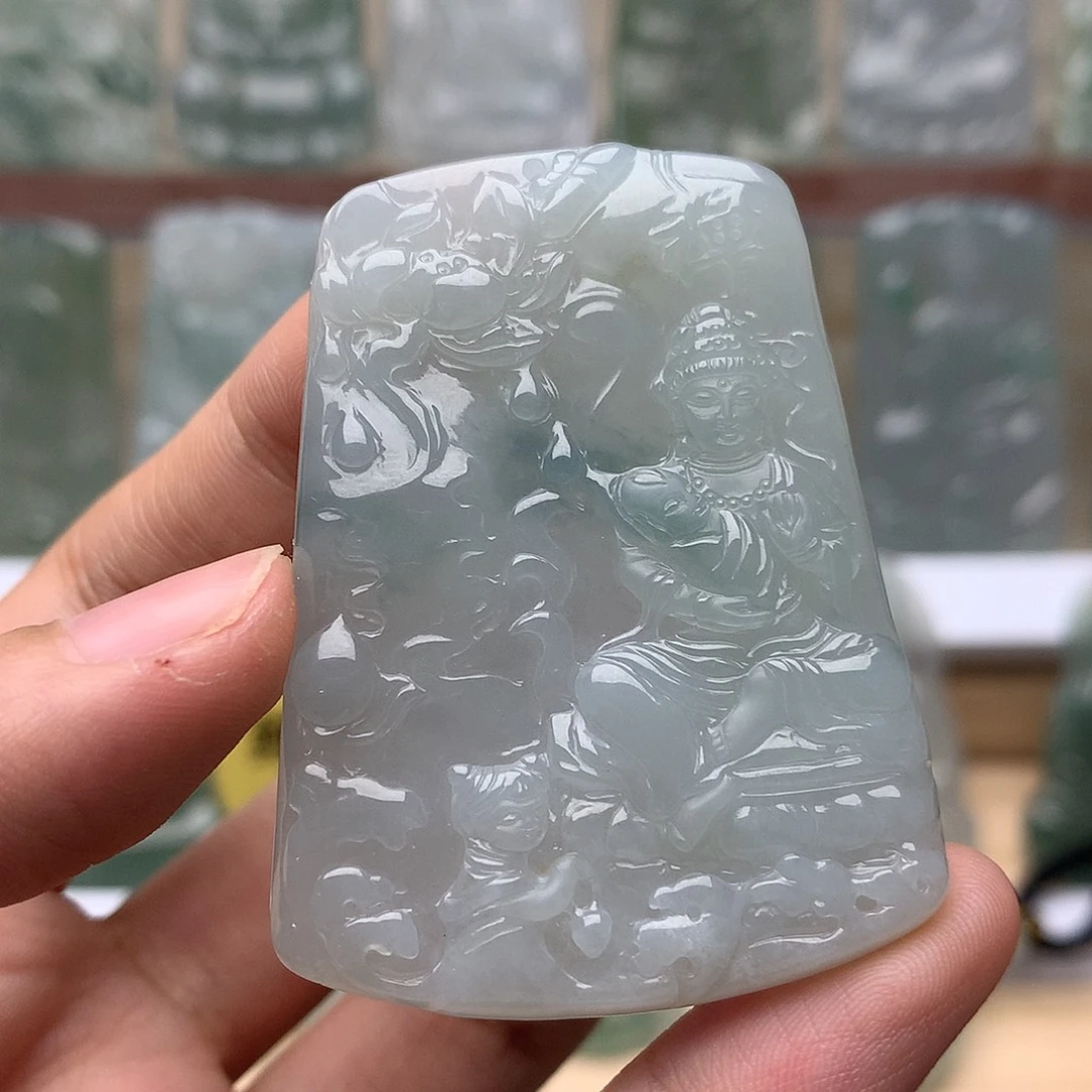 翡翠未镶嵌颈饰观音