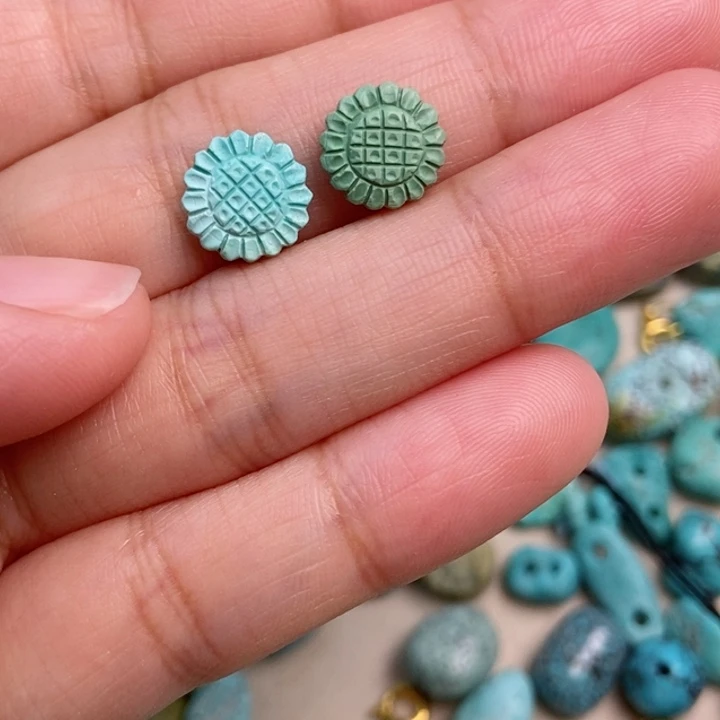 绿松石未镶嵌珠宝奇石