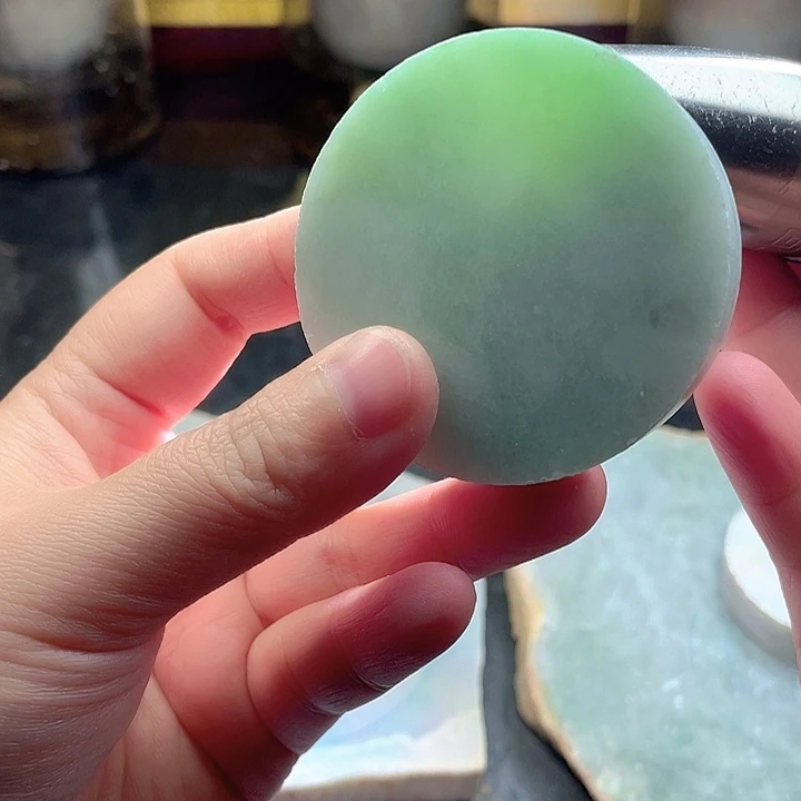 翡翠未镶嵌颈饰毛料12