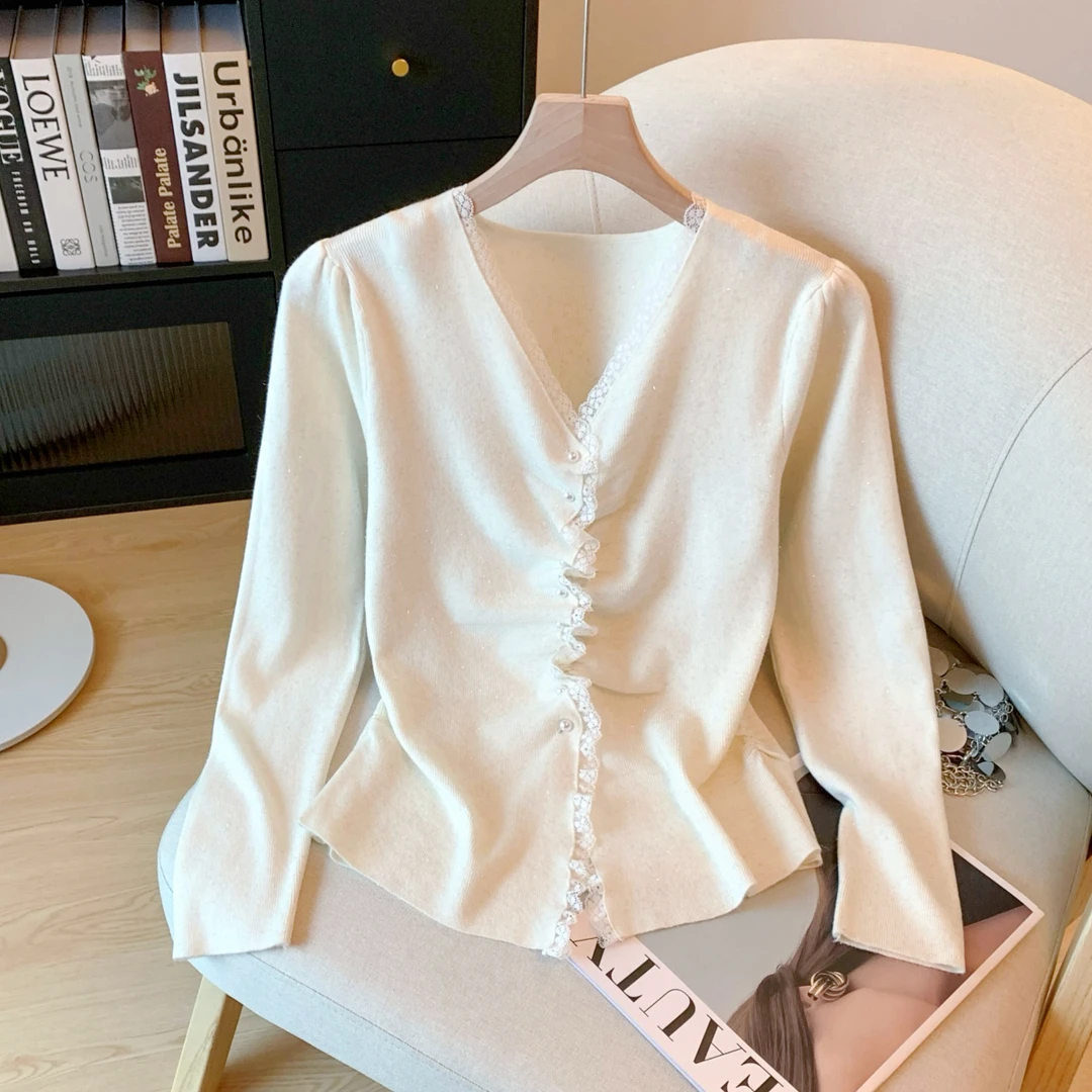 多巴胺蕾丝边V领针织衫女秋季珠扣褶皱设计感毛衣温柔风长袖上衣