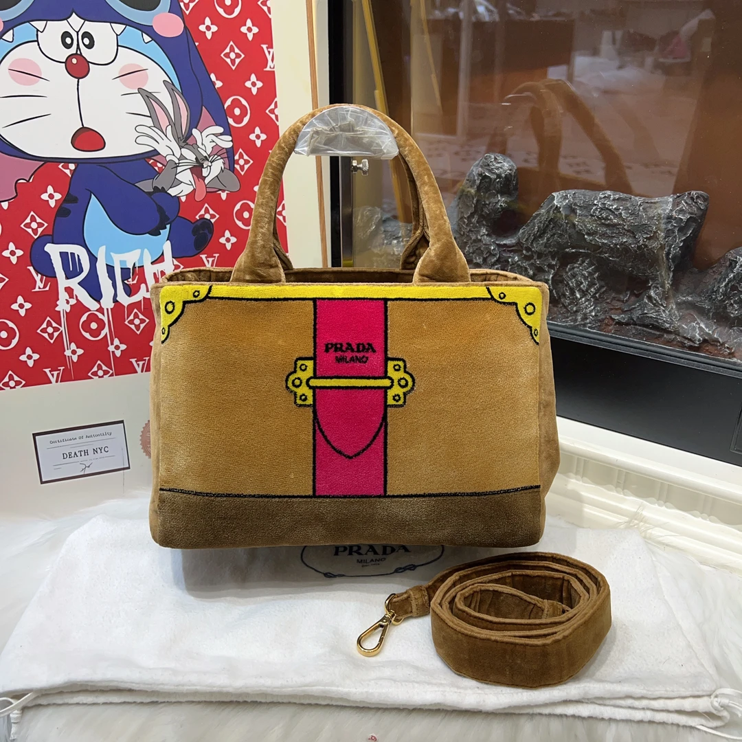 95新 Prada/普拉达 Prada普拉达宫廷丝绒托特包有肩带a7210