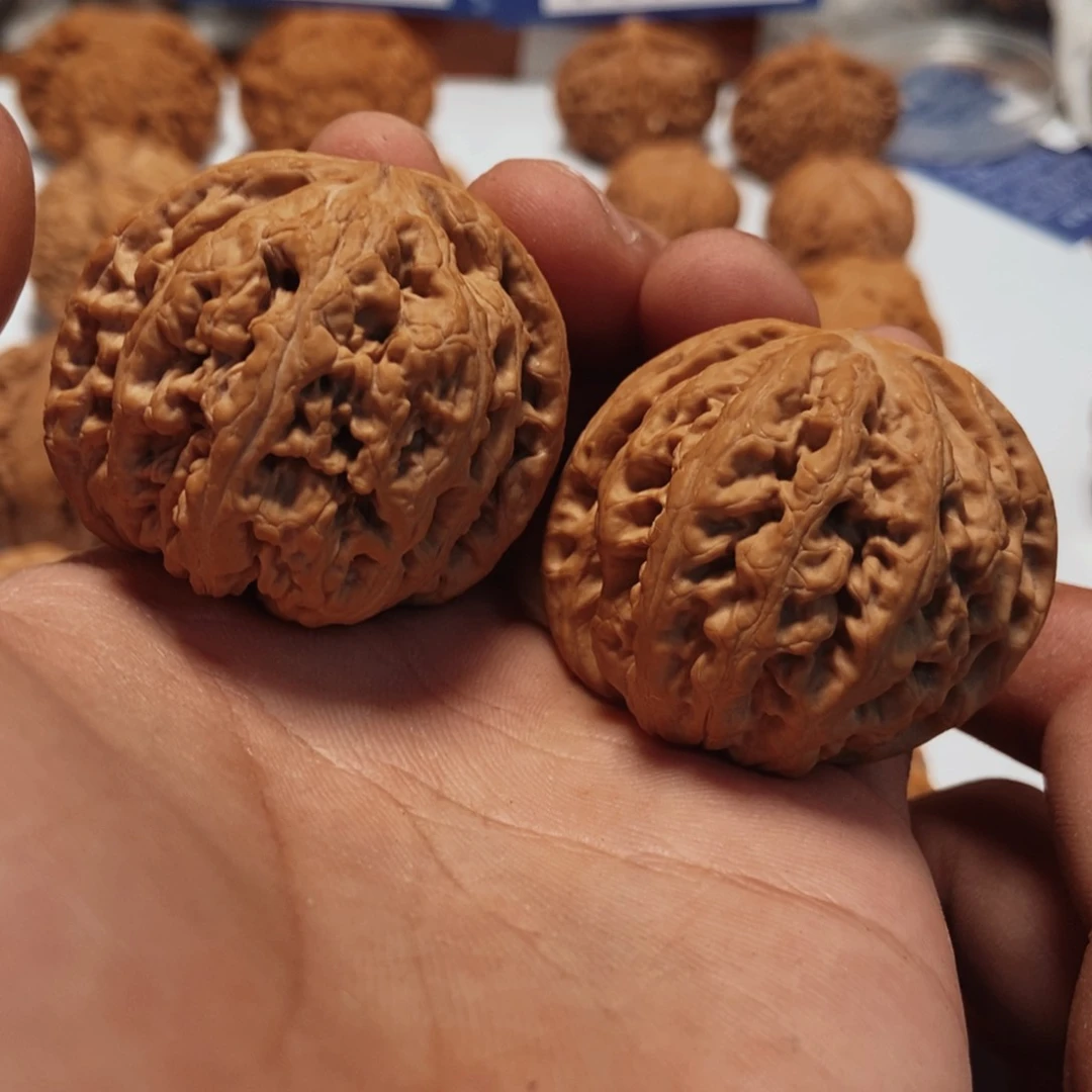 文玩核桃吊坠43大粗筋。24