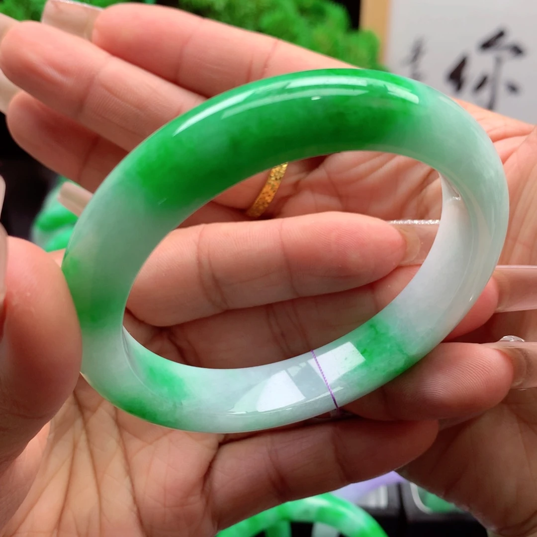 未镶嵌手镯翡翠缅甸