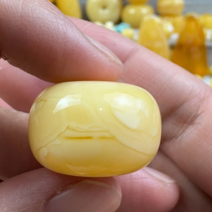 蜜蜡未镶嵌裸石33