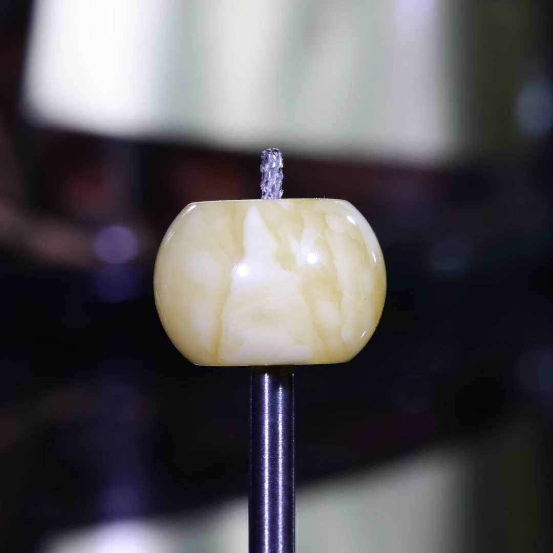 11m墩子天然原矿一物一图白花蜡直切隔珠顶珠蜜蜡配饰-B553