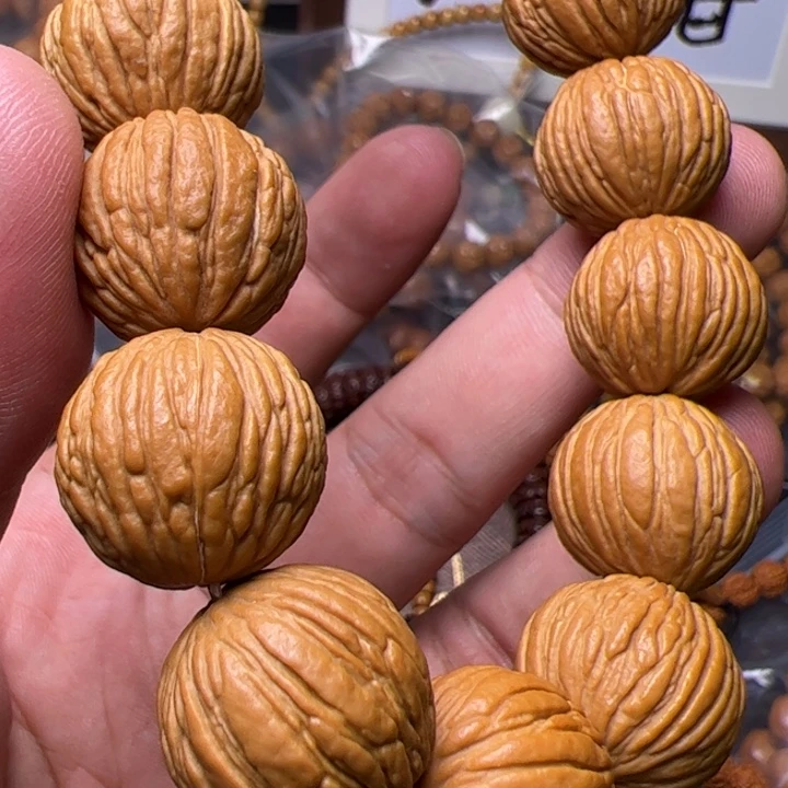 猴头核桃吊坠快快乐乐