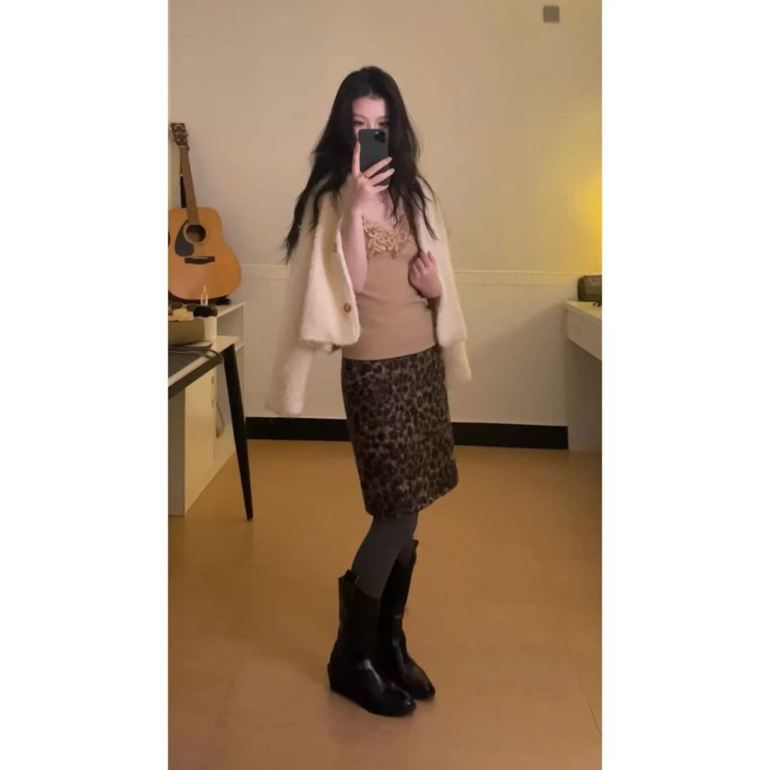 SNOW 秋冬韩系时尚卷卷毛豹纹半身裙