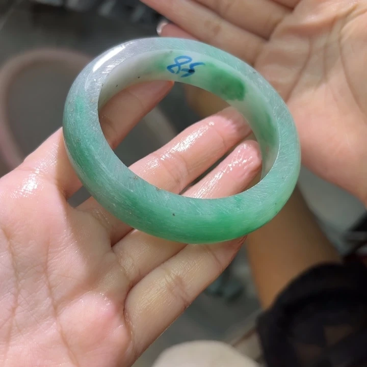 积***善石英质玉（非洲翠）手镯未镶嵌定制