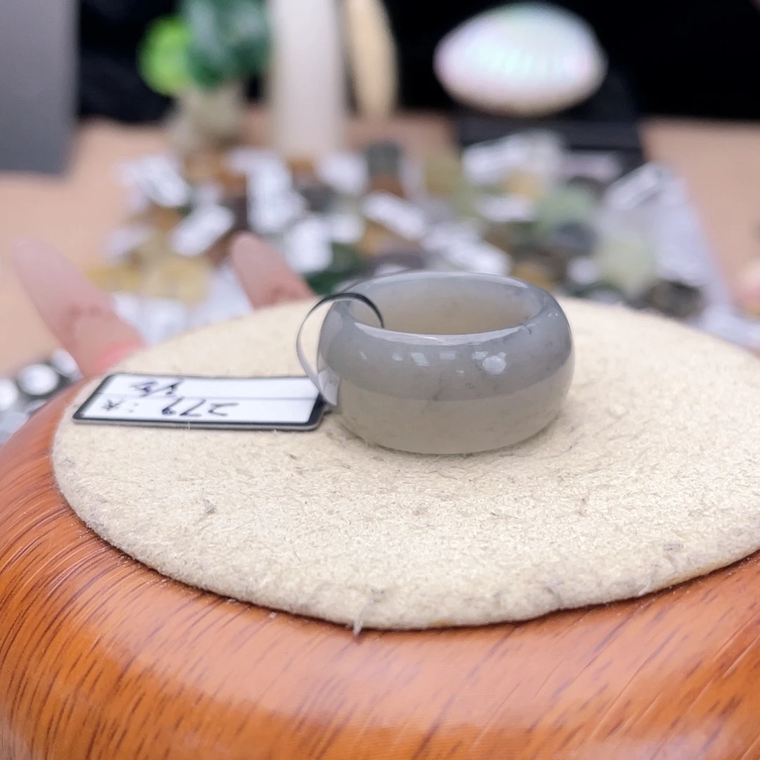 未镶嵌戒指和田玉（糖玉）c105飘紫墩墩18.4不退货