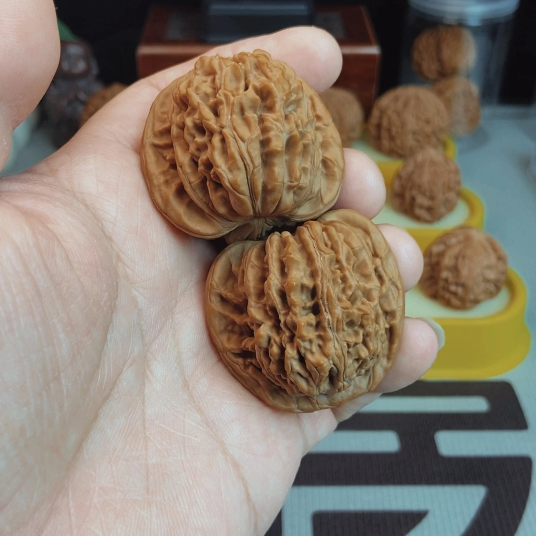 福利四座楼核桃手把件！！