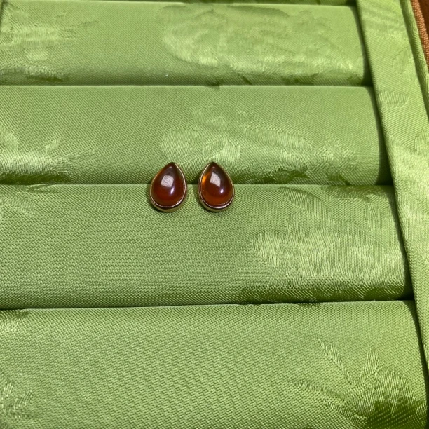 世纪珠宝S925银镀金天然芬达石榴石耳饰颜色好精致时尚