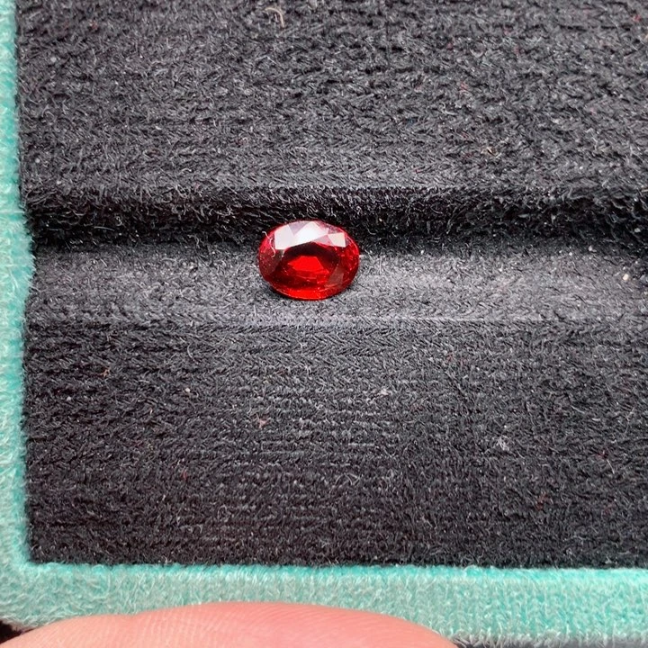 石榴石天然裸石未镶嵌1.6克拉天然石榴石