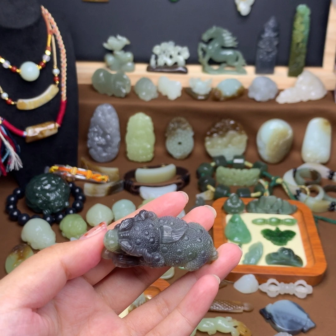 和田玉未镶嵌挂件