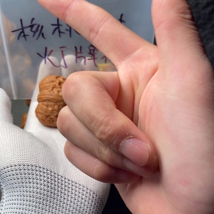 F***d核桃和松仁玉米的区别
