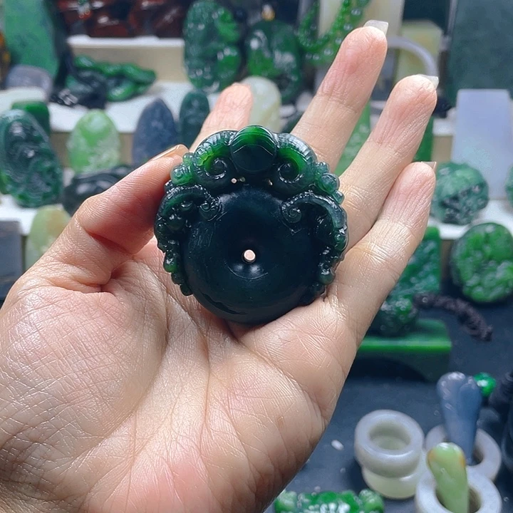 轻***舟和田玉未镶嵌珠宝半成品