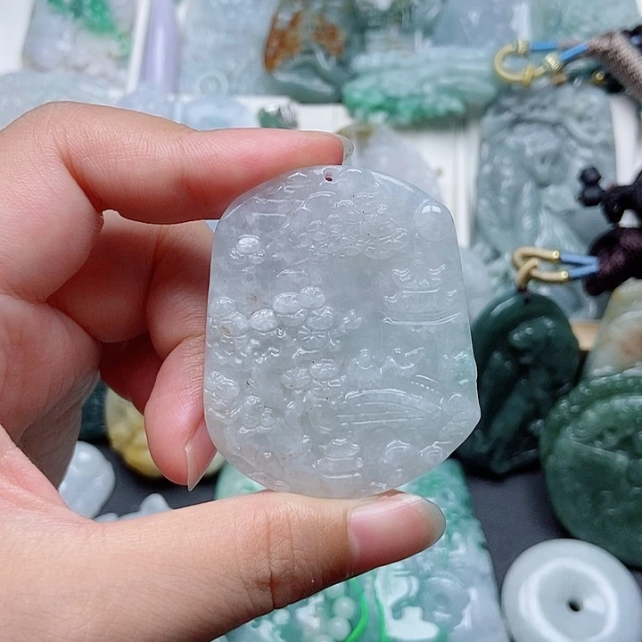 翡翠未镶嵌吊坠(赠链)翡翠