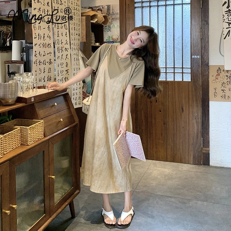 卡其色拼接假两件连衣裙女2025年夏季新款设计感独特高级感吊带裙