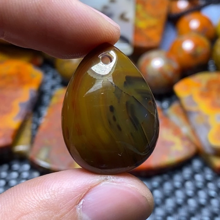 玛瑙/玉髓颈饰未镶嵌