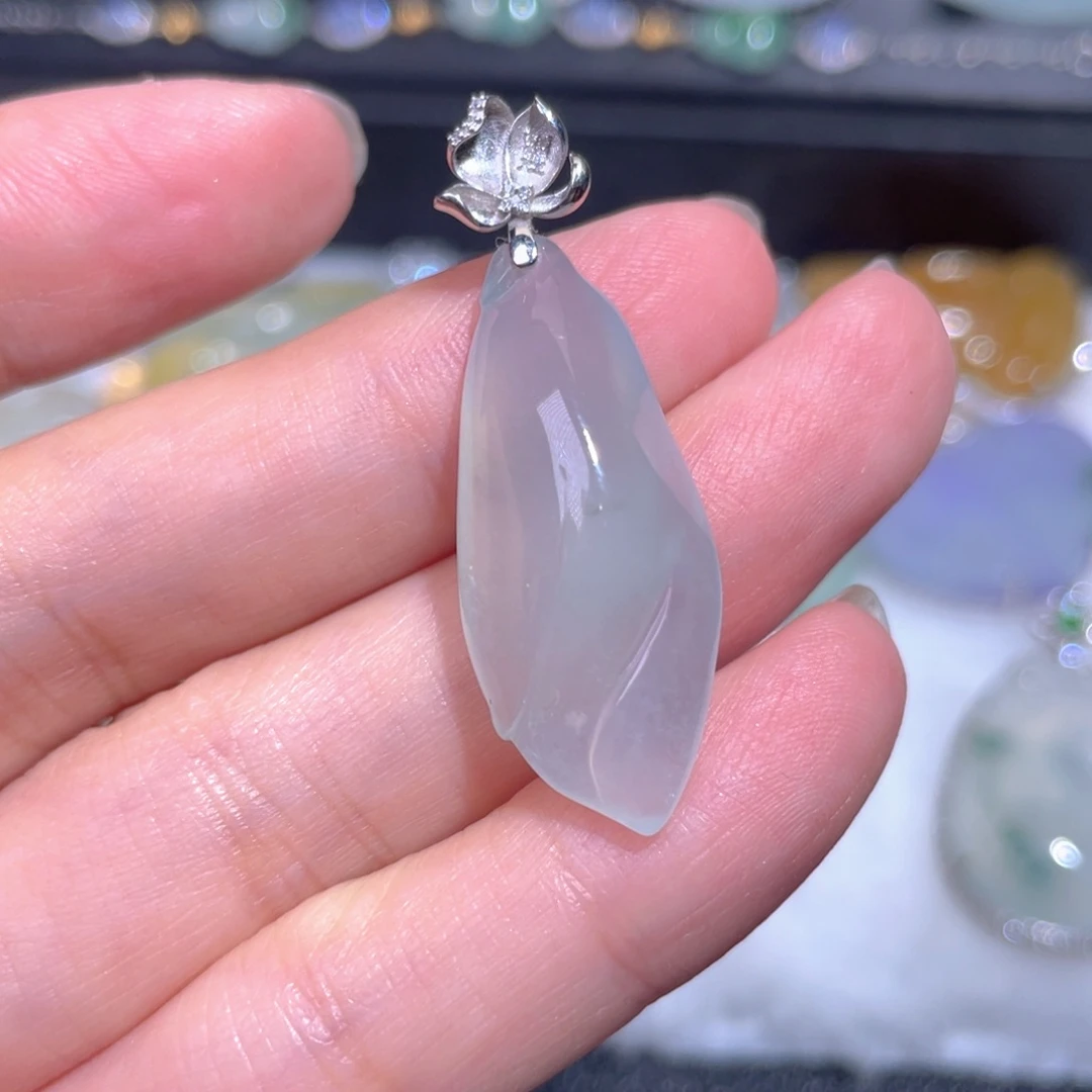 颈饰18K金镶嵌翡翠翡翠