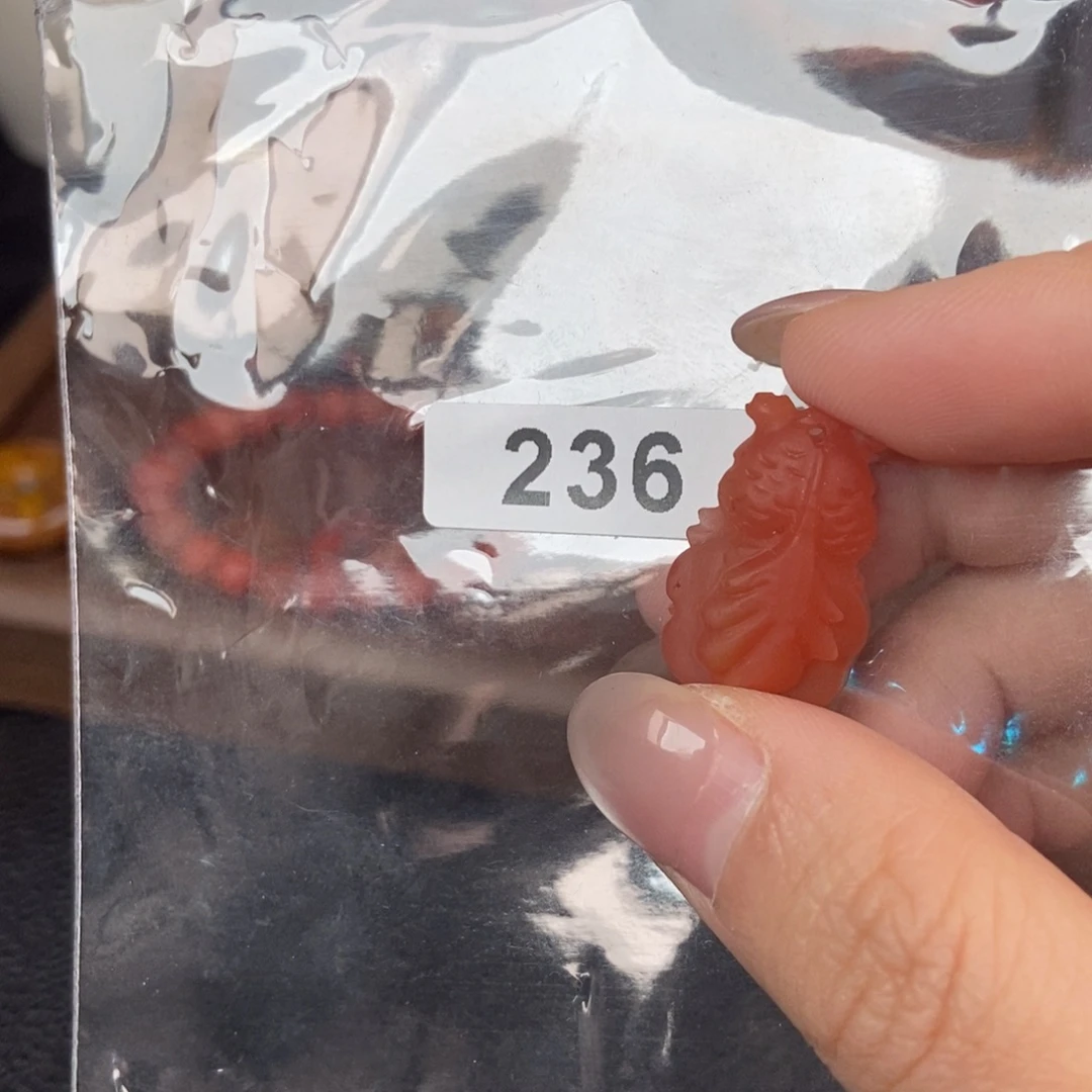 南红玛瑙未镶嵌手链